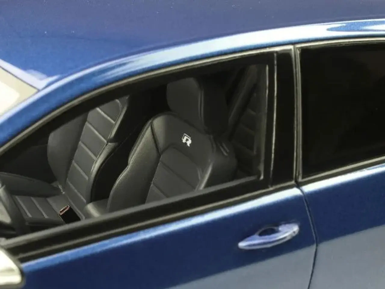 Billede 7 - 2013 VW Golf 7 R 1:18  - En af 1500 Stk.