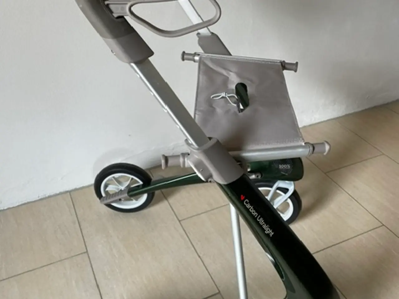 Billede 1 - Rollator - ByACRE Carbon Ultralight - Grøn