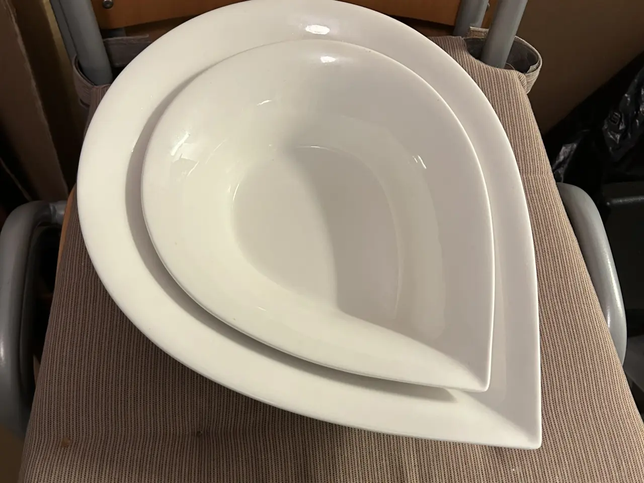 Billede 2 - Bladformede porcelæns skåle