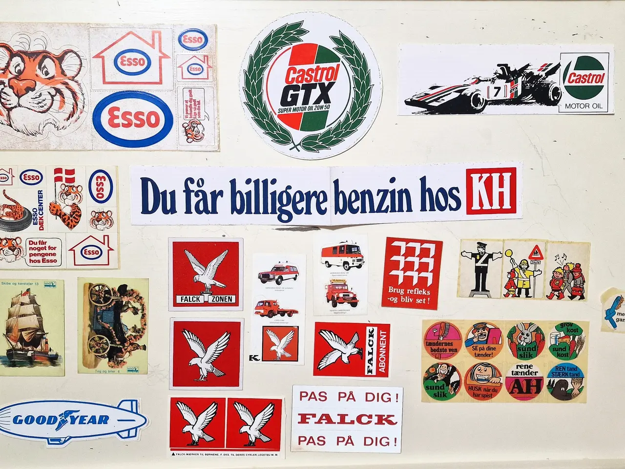 Billede 2 - Blandet samling gamle klistermærker.
