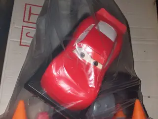lift med bil mærket  er McQueen