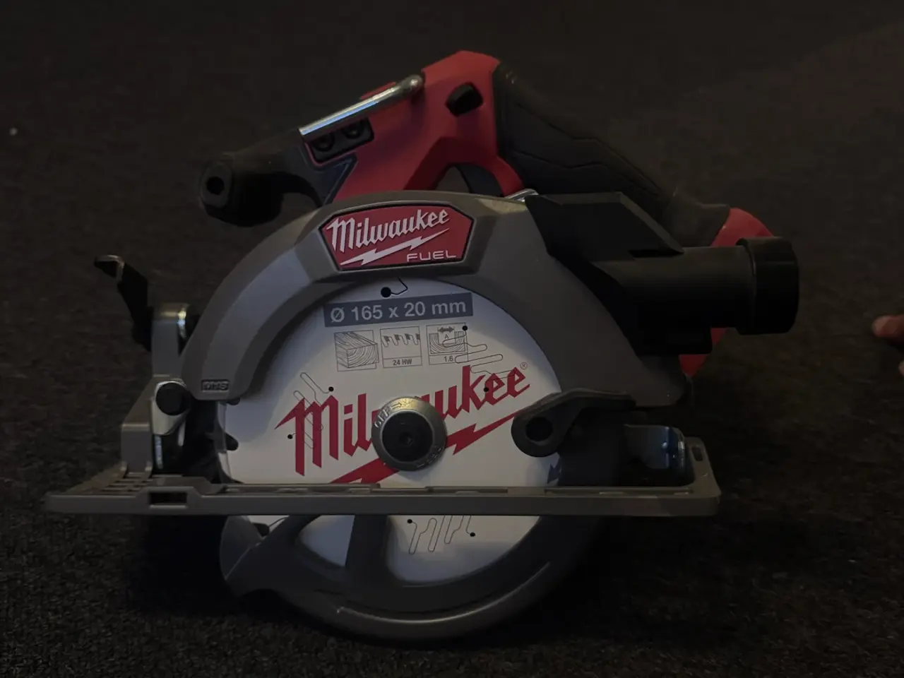Billede 2 - Milwaukee M18 FUEL rundsav med batterier og lader