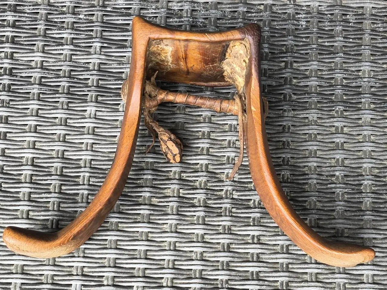 Billede 2 - NYANGATOM "OMO DALEN" ETIOPIEN HOVEDPUDE, 28,5 CM