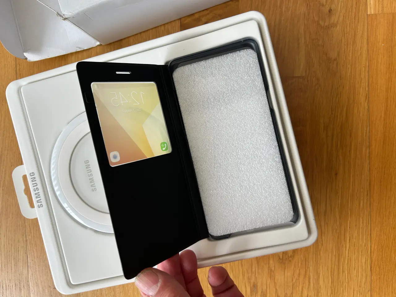 Billede 6 - Trådløs oplader med cover og kabler