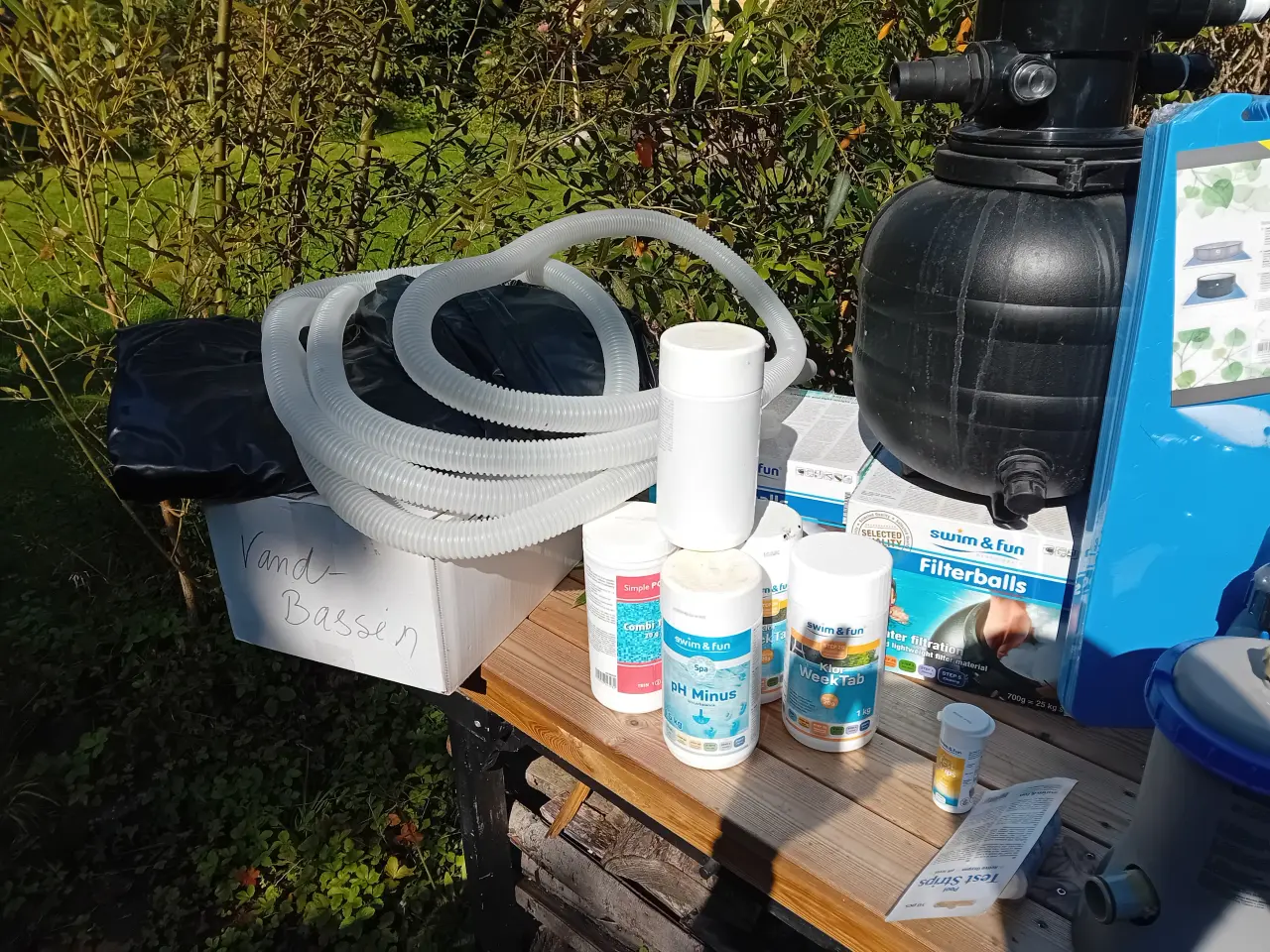 Billede 2 - Havebassin/pool 1000 liter med masser af tilbehør.