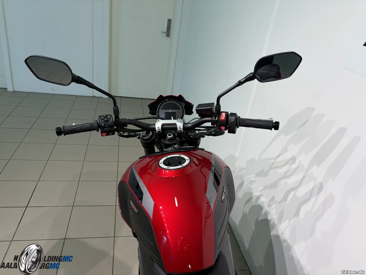 Billede 6 - Triumph Trident 800 Carnival Red