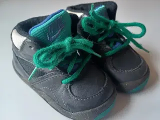 Babysko / begyndersko 2 par - Nike og Bundgaard