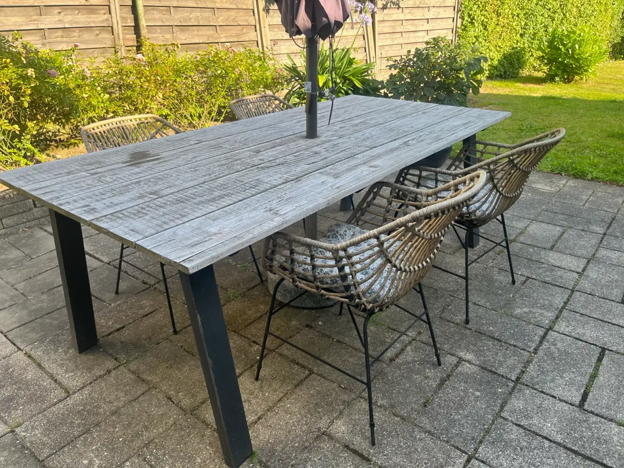 Billede 2 - Gratis havebord ved selvafhentning