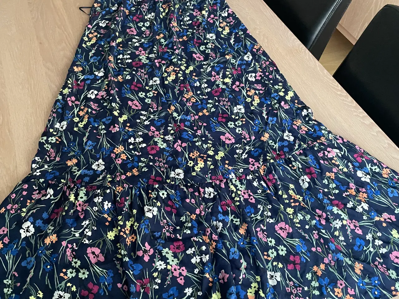 Billede 1 - Stropkjole med blomstermotiv