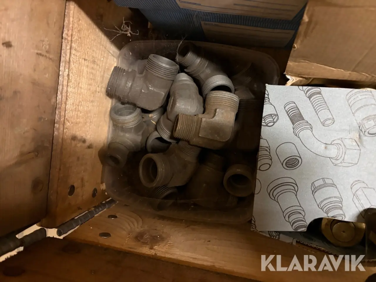 Billede 12 - Lot - Fittings, filterhuse, propper til lynkoblinger og kuglehaner - 1 palle