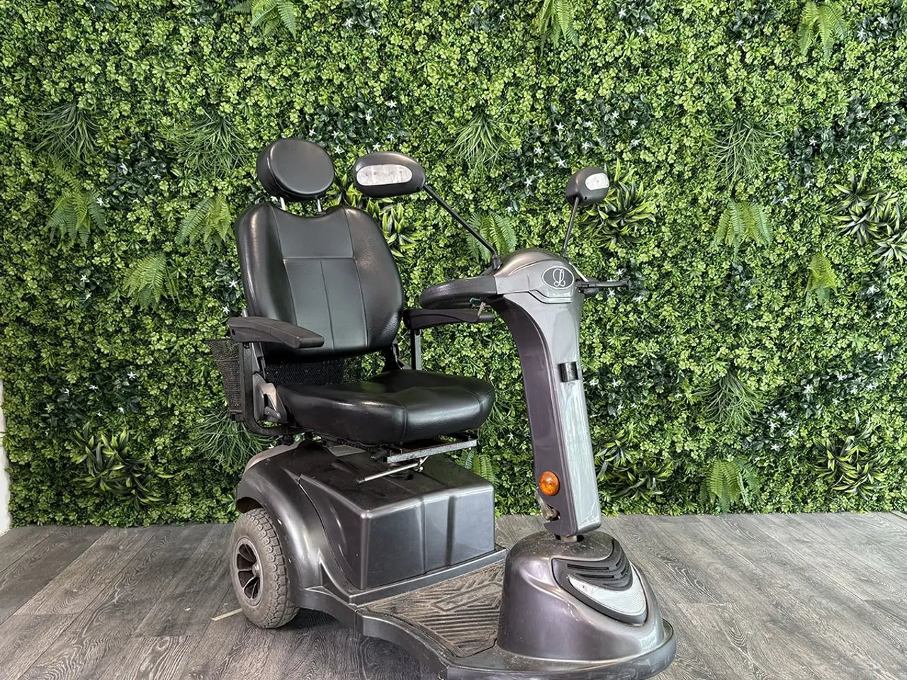 Billede 1 - LM-450 grå