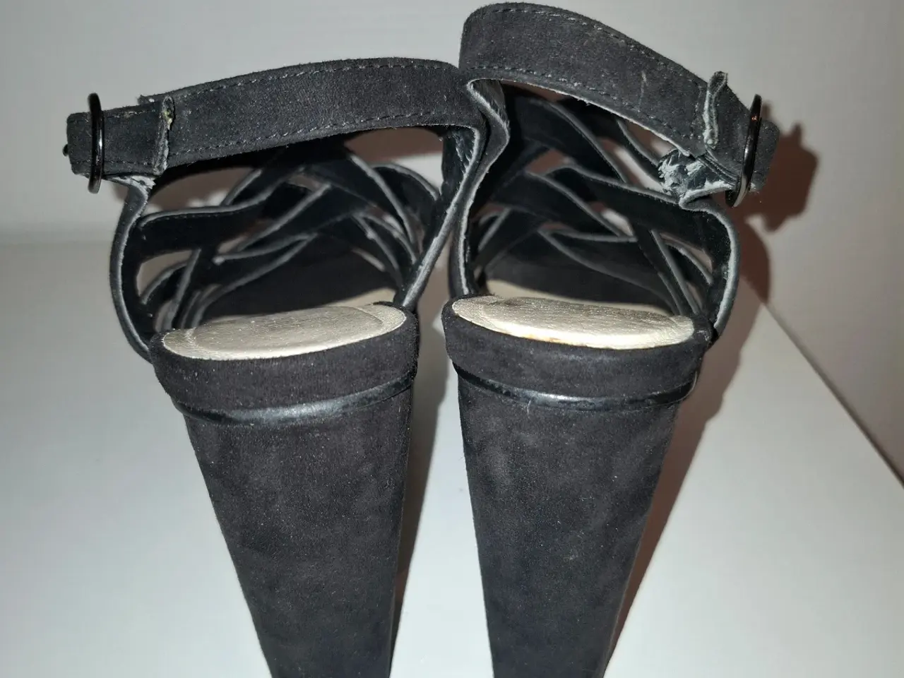 Billede 3 - Højhælet Ruskinds Sandaler