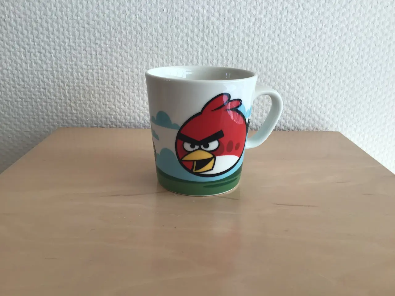 Billede 1 - Nyt Arabia Finland Angry Bird red krus 0,4L.