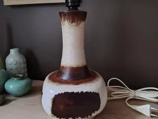 Flot Axella bordlampe