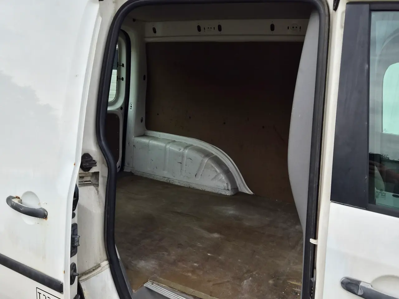 Billede 9 - VW Caddy 1,9 TDI – Slidstærk Varebil