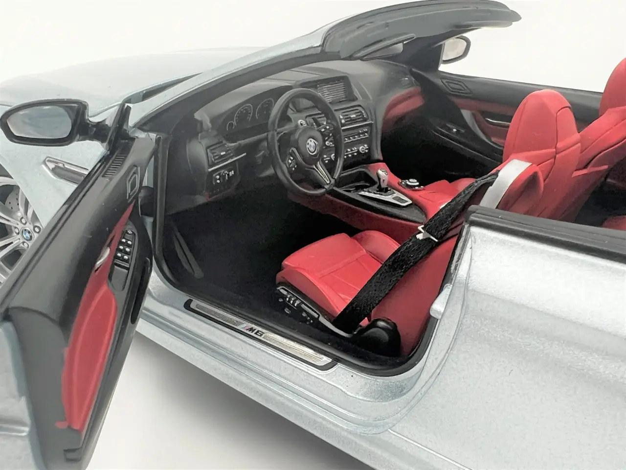 Billede 4 - 2013 BMW M6 F12 "Dealer Edition" 1:18