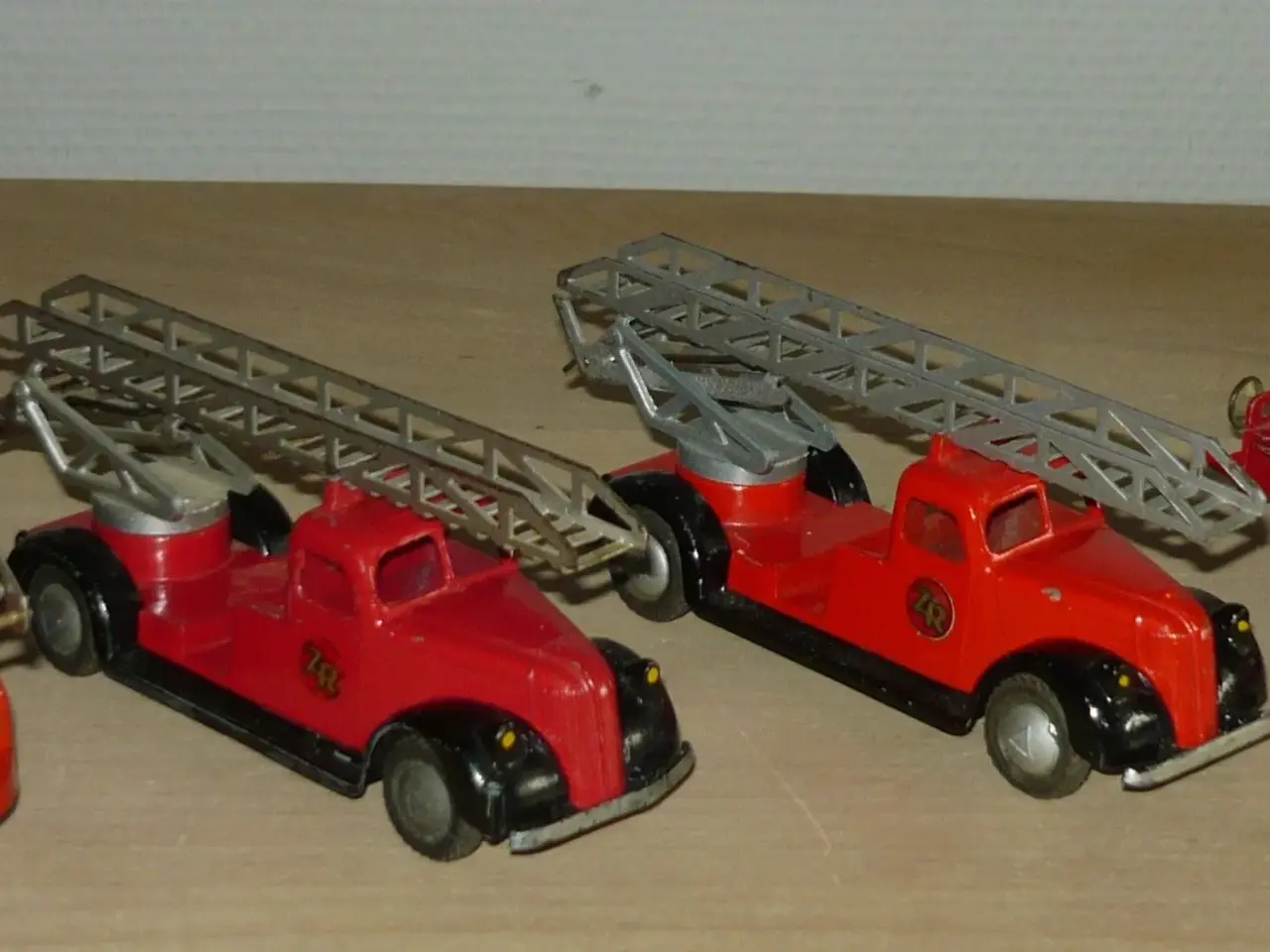 Billede 1 - 2  Originale Brandbiler
