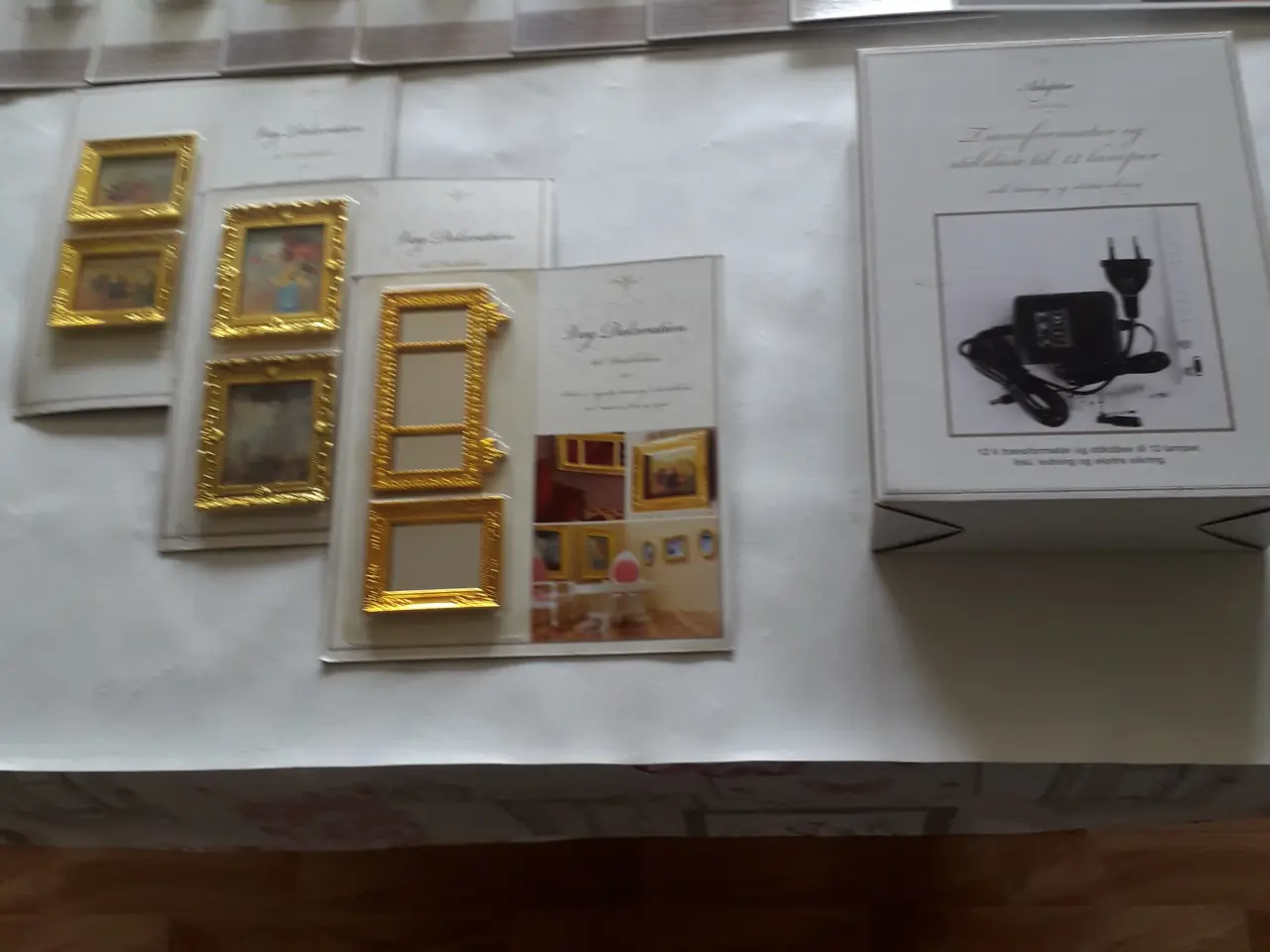 Billede 6 - Dukkehusmøbler - Miniature Samling med tilbehør.