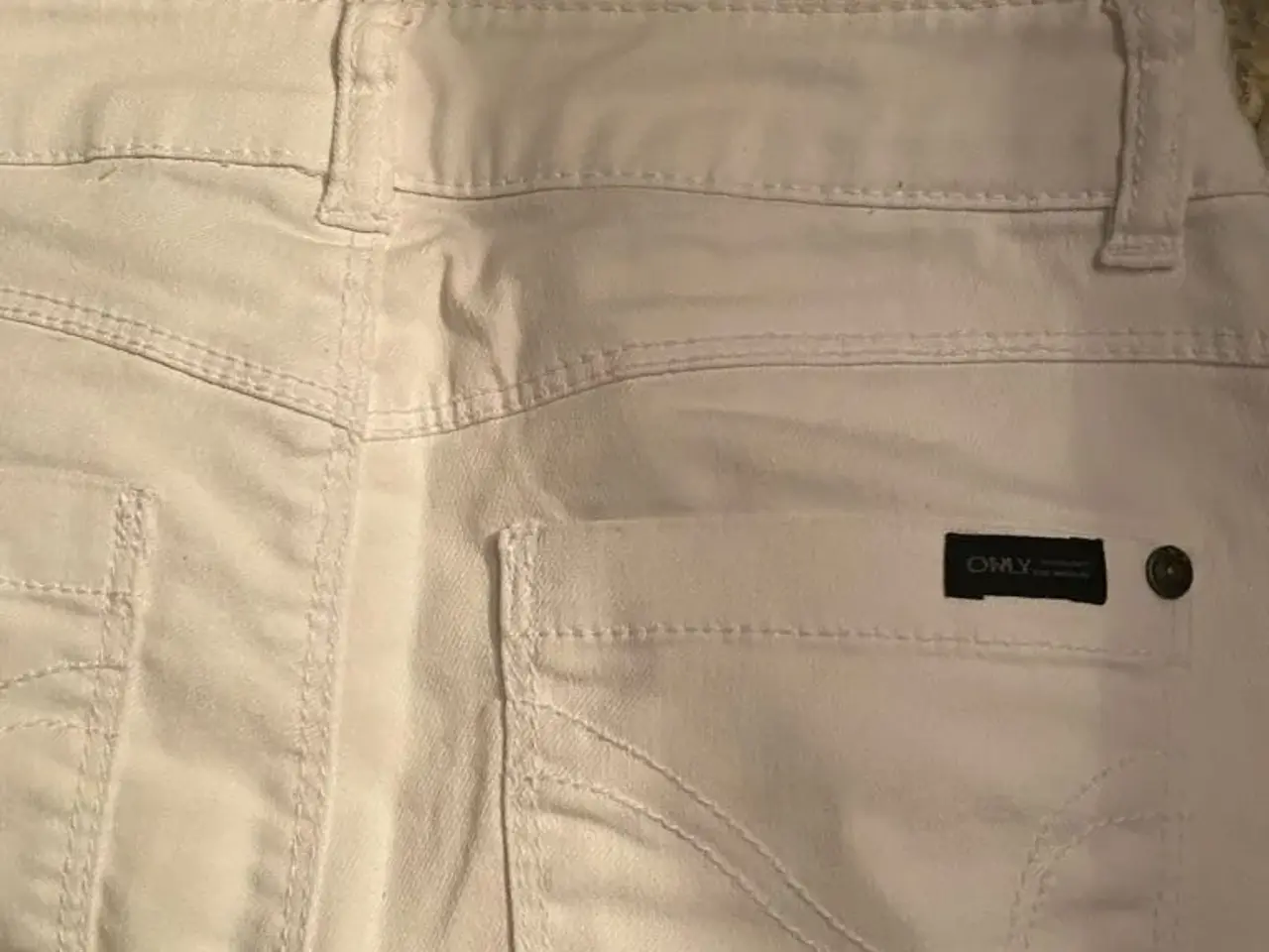 Billede 4 - Hvide Only jeans str small