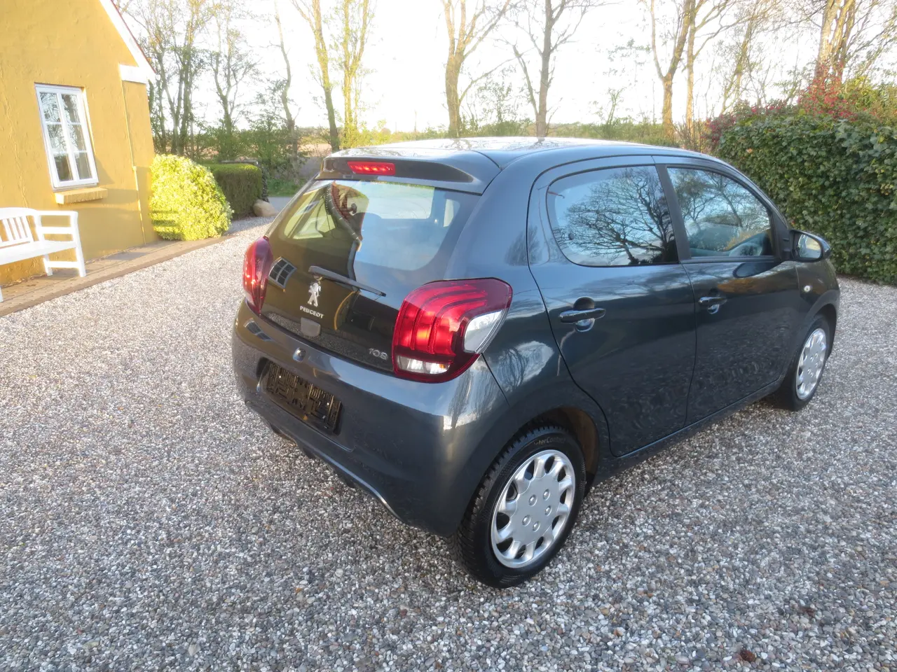 Billede 5 - Pæn Peugeot 108 1.0 E År 16 Nysynet. 