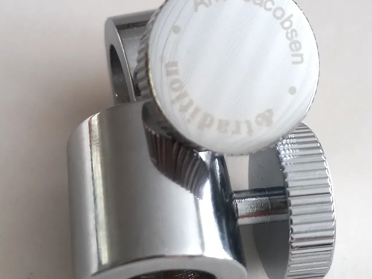 Billede 1 - Reservedel: Arne Jacobsen forkromet sideskrue