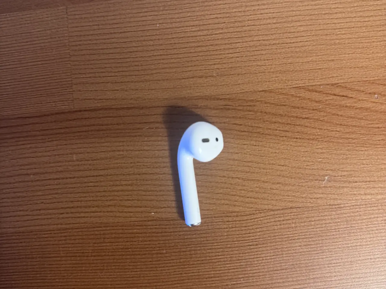 Billede 5 - Venstre AirPod 2 generation fungerer fint nok