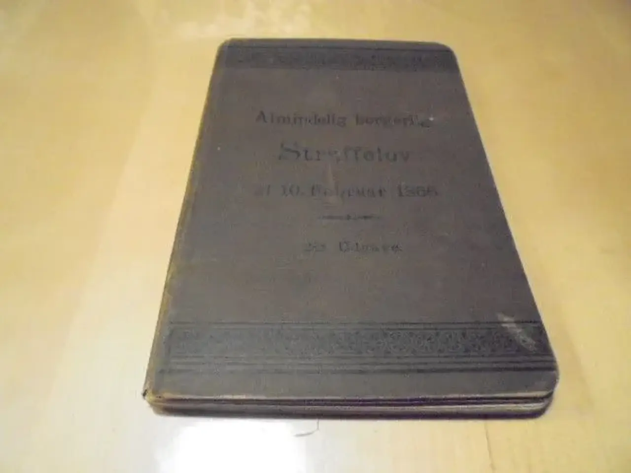 Billede 1 - Alm. Borgerlig Straffelov - udg. fra 1892  Lov om 