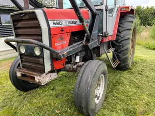Massey Ferguson 690 med VETO 1000 frontlæsser