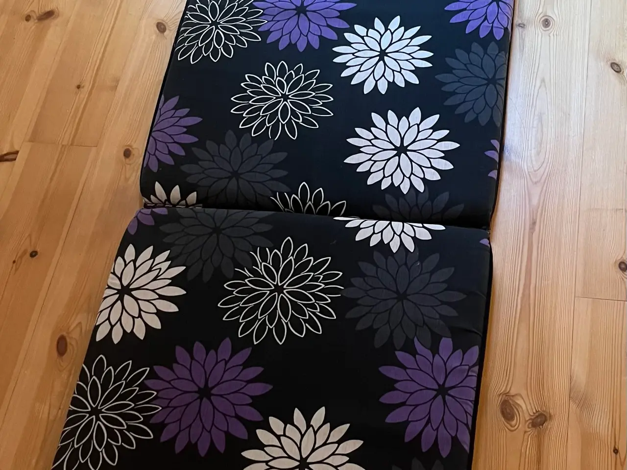Billede 1 - Havehynde til liggestol 75 kr.