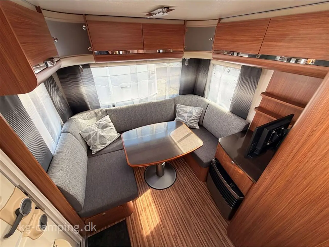 Billede 8 - 2013 - Adria Adora 472 LU XL   Enkeltsenge med udtræk, Mover, solsejl og fortelt.
