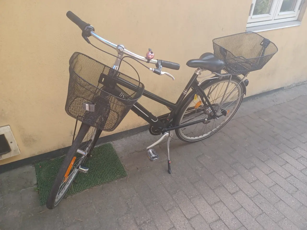 Billede 1 - Cykel SCO til pige/ung 28" hjul 16" stel
