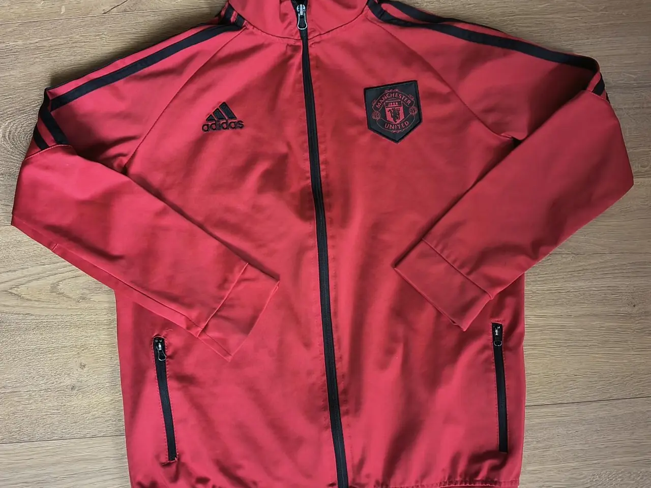 Billede 1 - MANCHESTER UNITED TRACK TOP, STR. 14, FLOT STAND