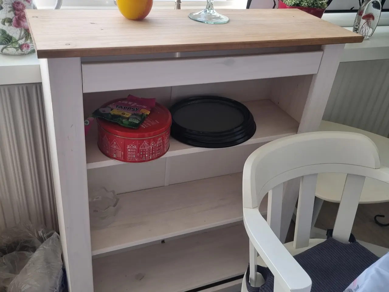 Billede 1 - Reol til opbevaring