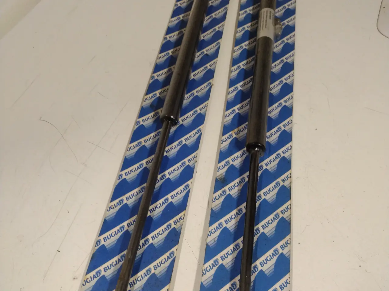 Billede 1 - 2 x Bagklapdæmper Nissan Sunny Liftback (N14) 