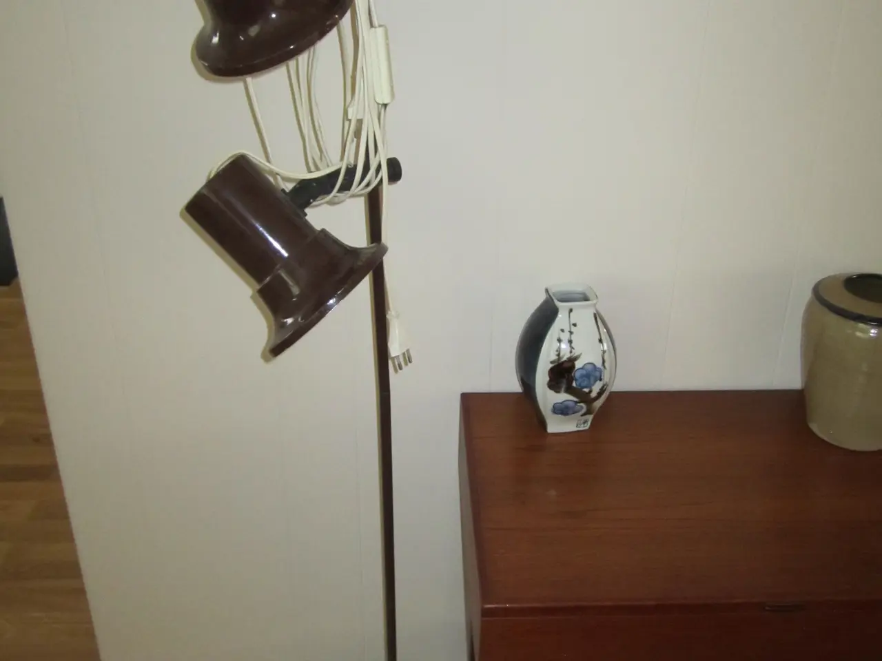 Billede 2 - SKØN RETRO GULVLAMPE.