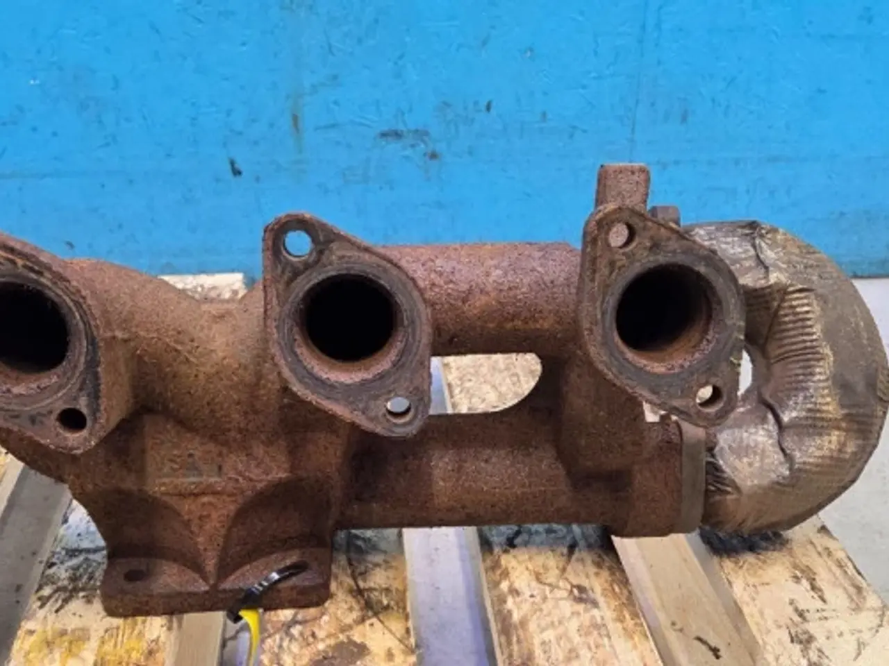 Billede 5 - John Deere 6090HZ003 Udstødningsmanifold R519687