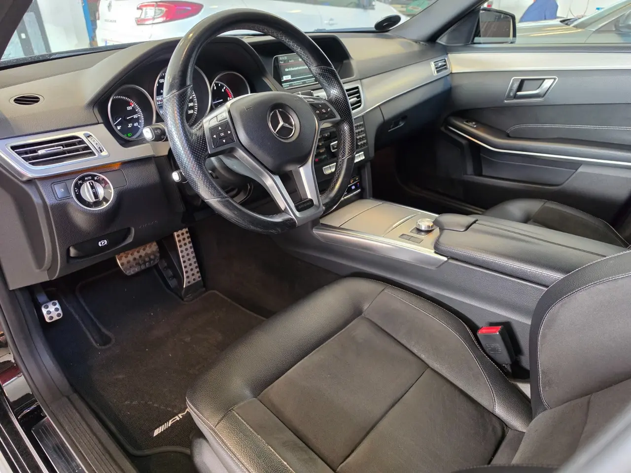 Billede 7 - Mercedes E220 2,2 BlueTEC Avantgarde AMG stc.