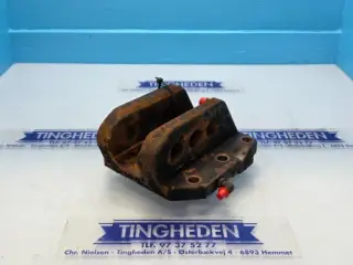 Massey Ferguson 3085 Support 3389379M2