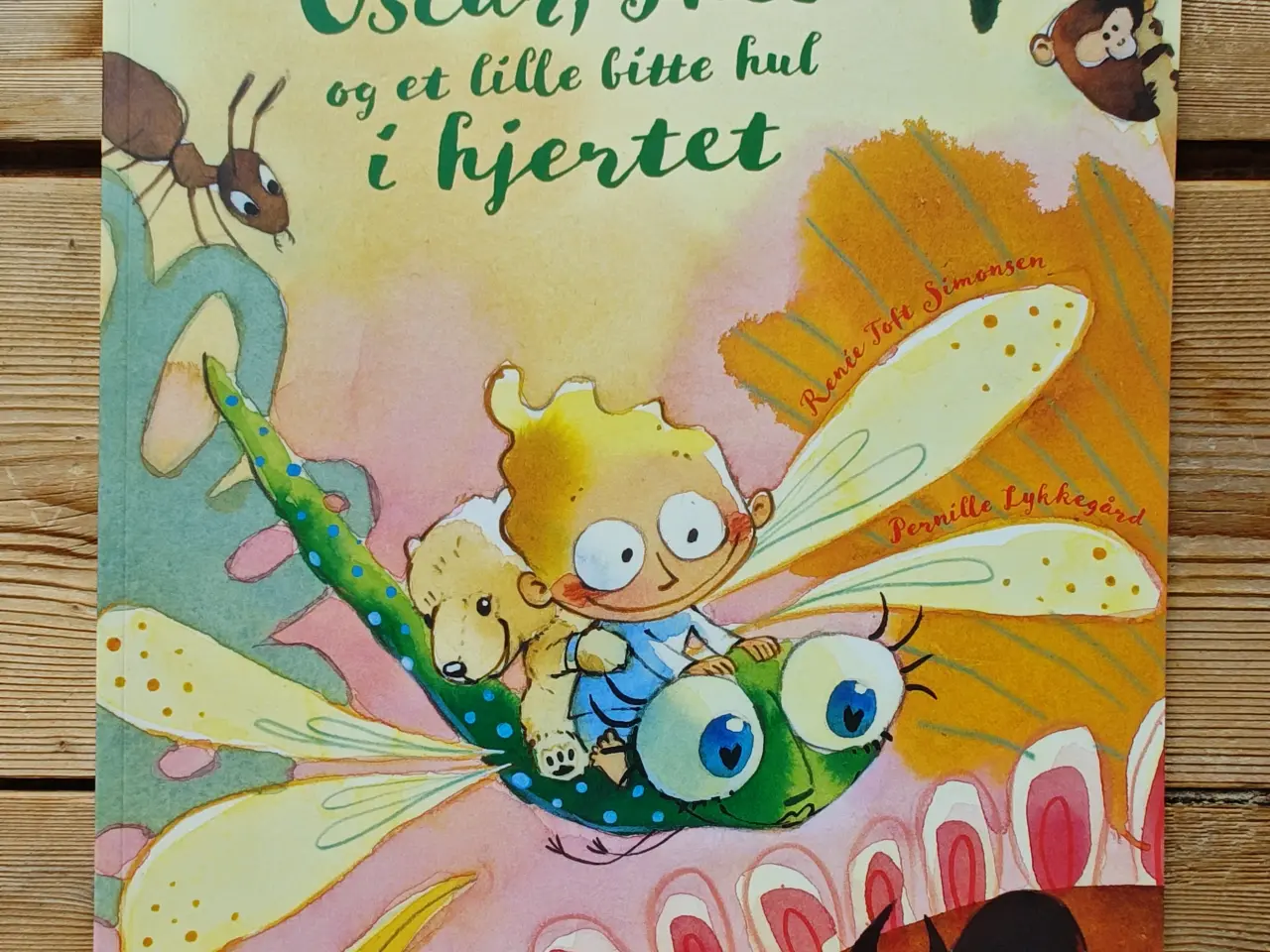 Billede 1 - Oscar, Theo og et lille bitte hul i hjertet BOG