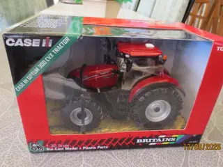 1 stk Ny Modeltraktor Case IH Optum 300