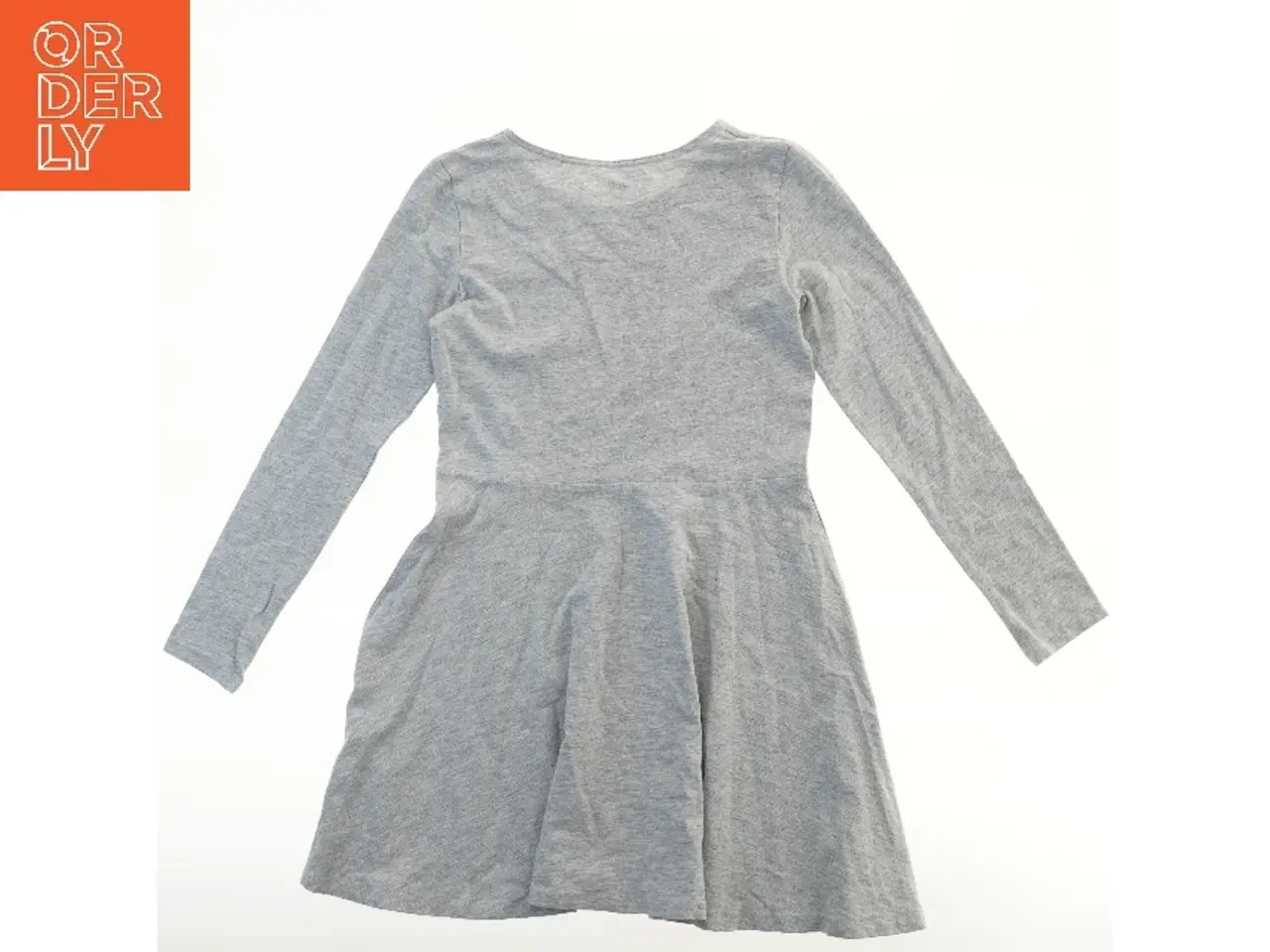 Billede 2 - Grå langærmet kjole fra H&M (str. 134)