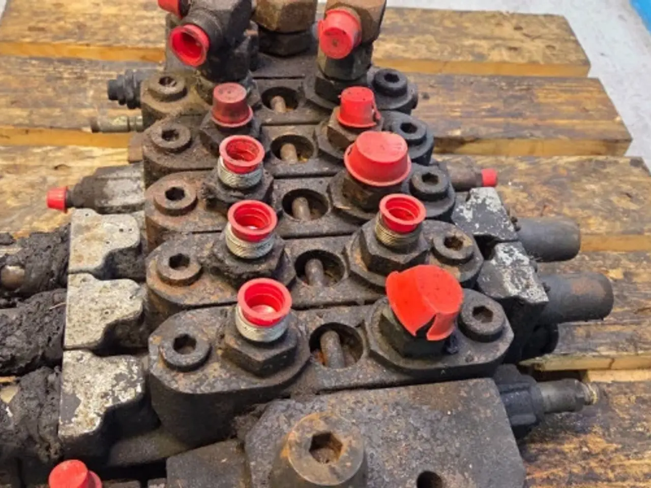 Billede 10 - Manitou 735-120 Hydraulikventil 286674