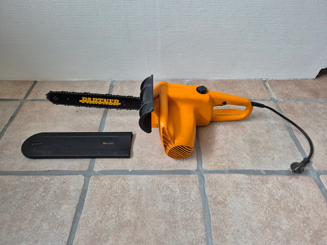 Billede 1 - Kædesav 220 v, 35 cm sværd, Partner
