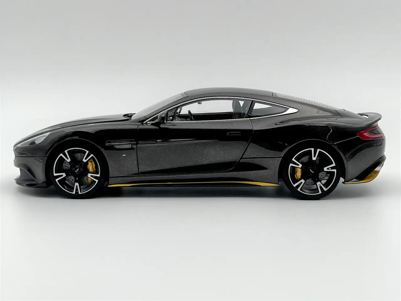 Billede 3 - 2017 Aston Martin Vanquish S AUTOart - 1:18