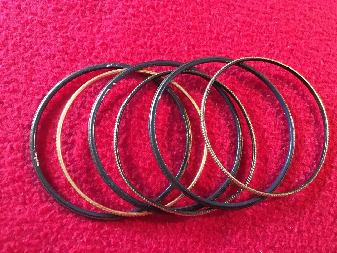 Billede 2 - Fine armbånd til salg