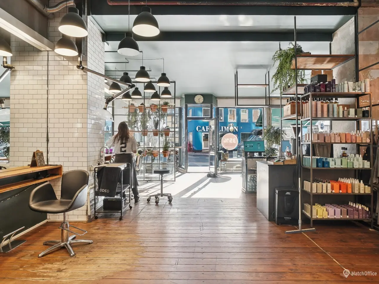 Billede 6 - Flot højtloftet butik /klinik /showroom på Valby Langgade