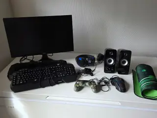 Samlet gaming-sæt med skærm, 2 tastatur, mm