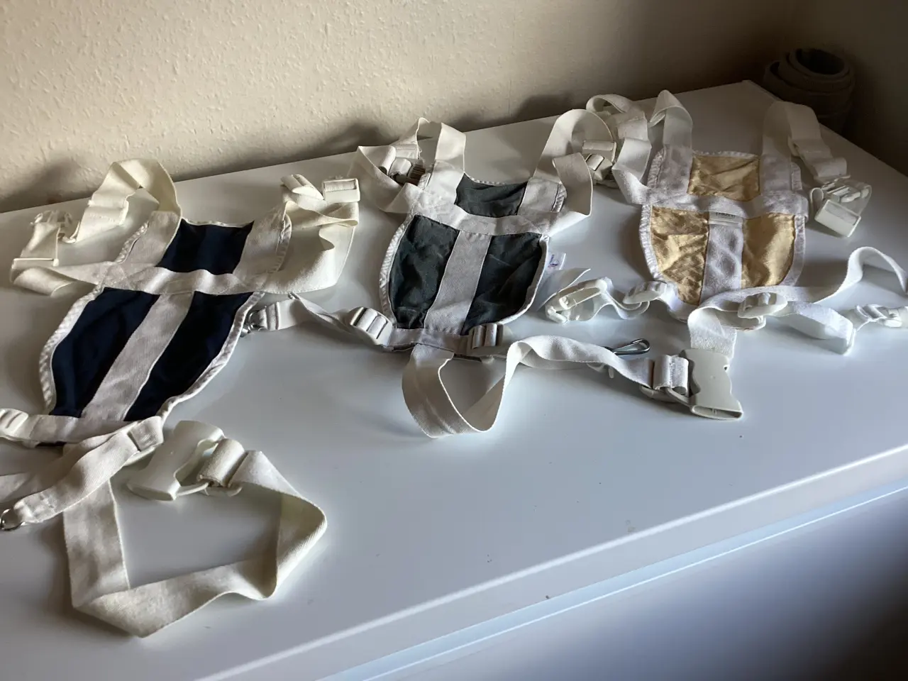 Billede 1 - Thorn babyseler 3farver. Blå - grå og gul