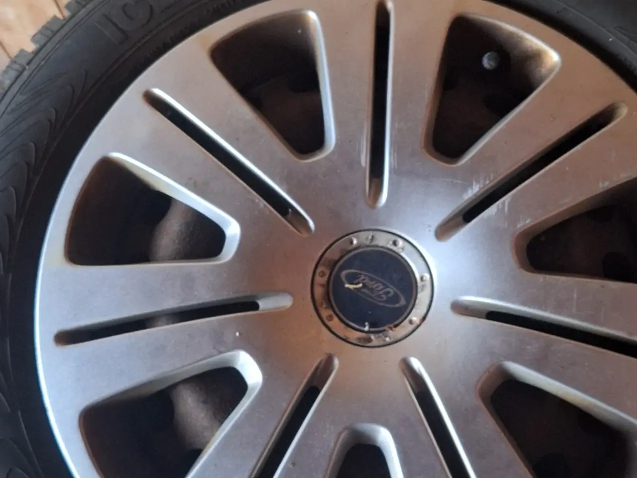 Billede 2 - Dæk til Ford 5x108