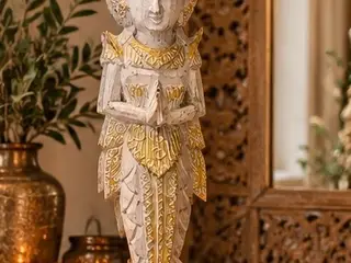 Balinisisk figur af træ